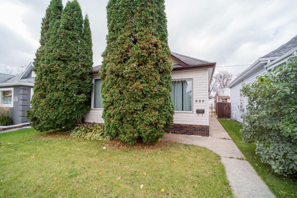 Main Photo: 608 Polson Avenue in Winnipeg: North End Single Family Detached for sale (4C) : MLS®# 1705288