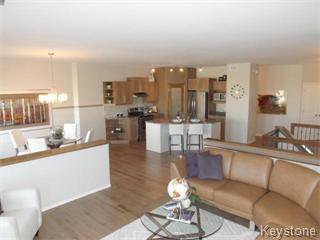 Main Photo: 11 Casselman Crescent: Oak Bluff Single Family Attached for sale : MLS®# 1403118