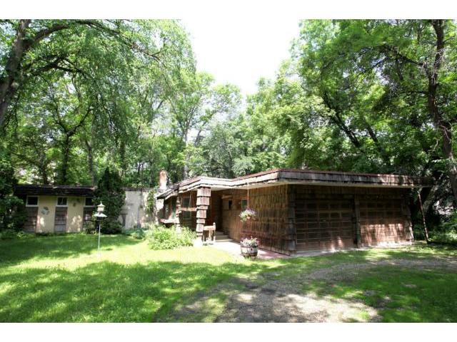 Main Photo: 84 River Road in WINNIPEG: St Vital Residential for sale (South East Winnipeg) : MLS®# 1212446