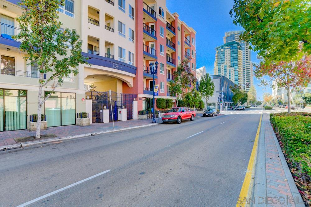 Main Photo: DOWNTOWN Condo for rent : 2 bedrooms : 235 Market #201 in San Diego