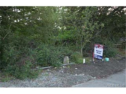 Main Photo: 2355 Edgelow St in VICTORIA: SE Arbutus Land for sale (Saanich East) : MLS®# 292744