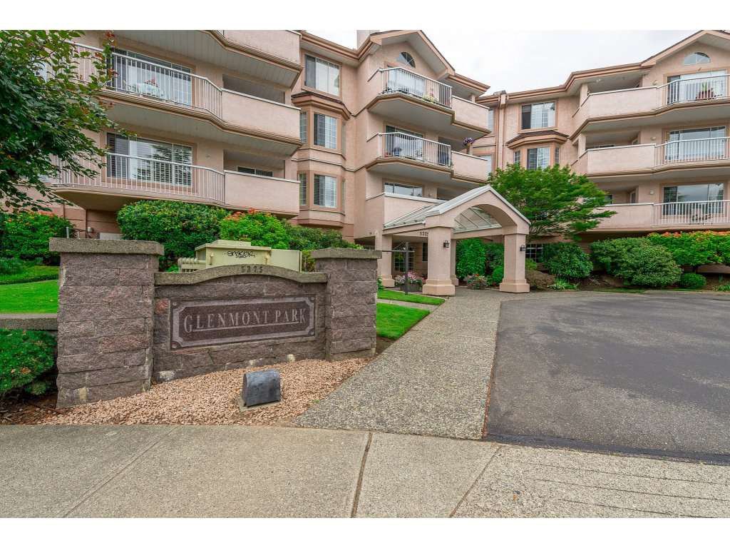 Main Photo: 208 5375 205 STREET in Langley: Langley City Condo for sale : MLS®# R2295267