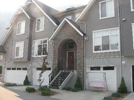 Main Photo: Beautiful Townhouse