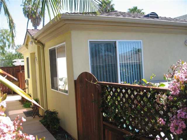 Main Photo: SAN DIEGO House for sale : 1 bedrooms : 1871 Hornblend St. in PACIFIC BEACH