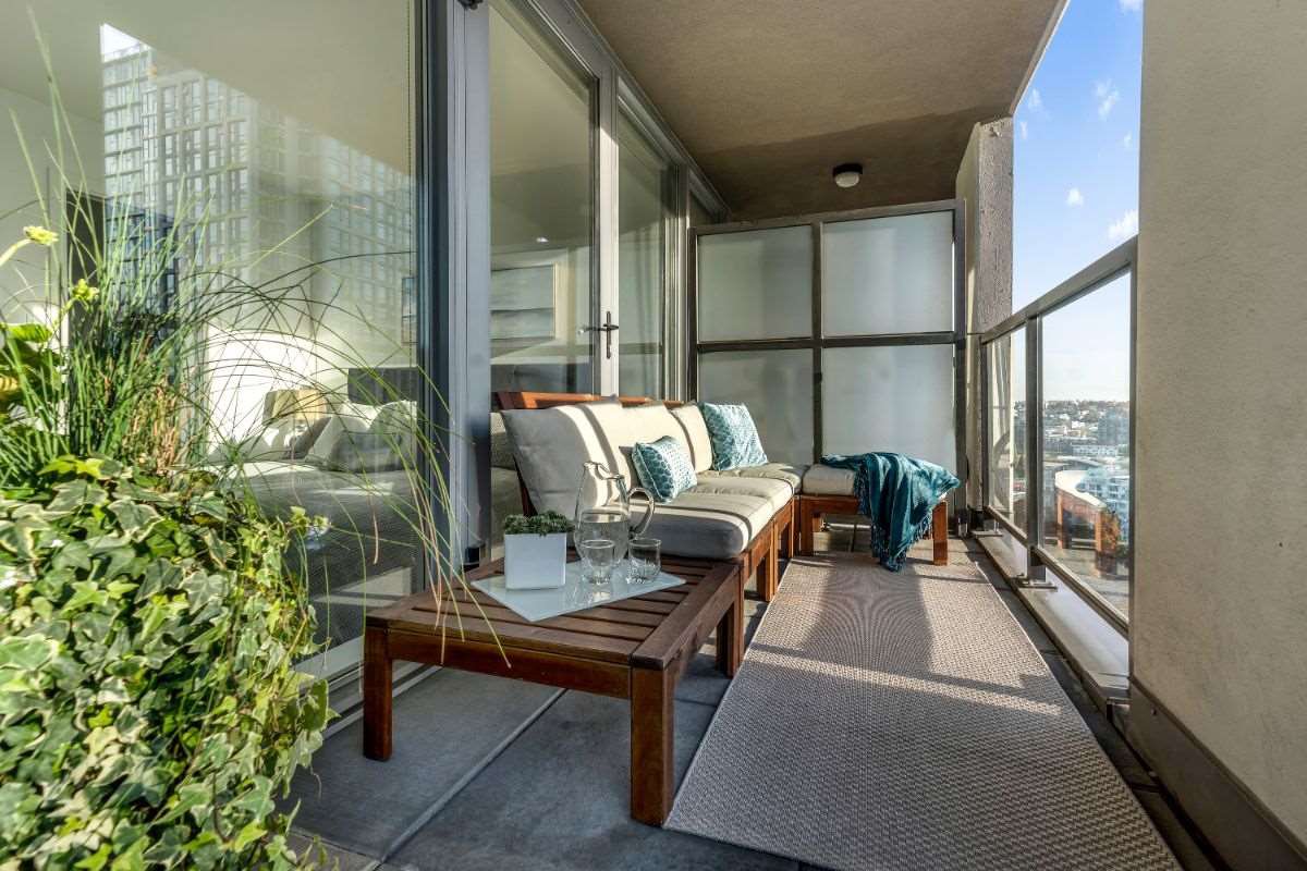 Main Photo: 1904 989 BEATTY STREET in Vancouver: Yaletown Condo for sale (Vancouver West) : MLS®# R2514238