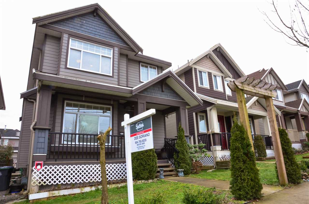 Main Photo: 14846 72 AVENUE in Surrey: East Newton House for sale : MLS®# R2134306