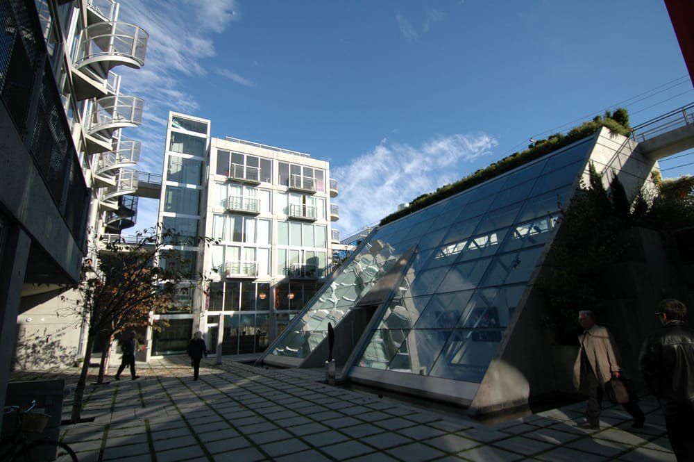 Main Photo: in Vancouver: False Creek Retail for sale (Vancouver West)