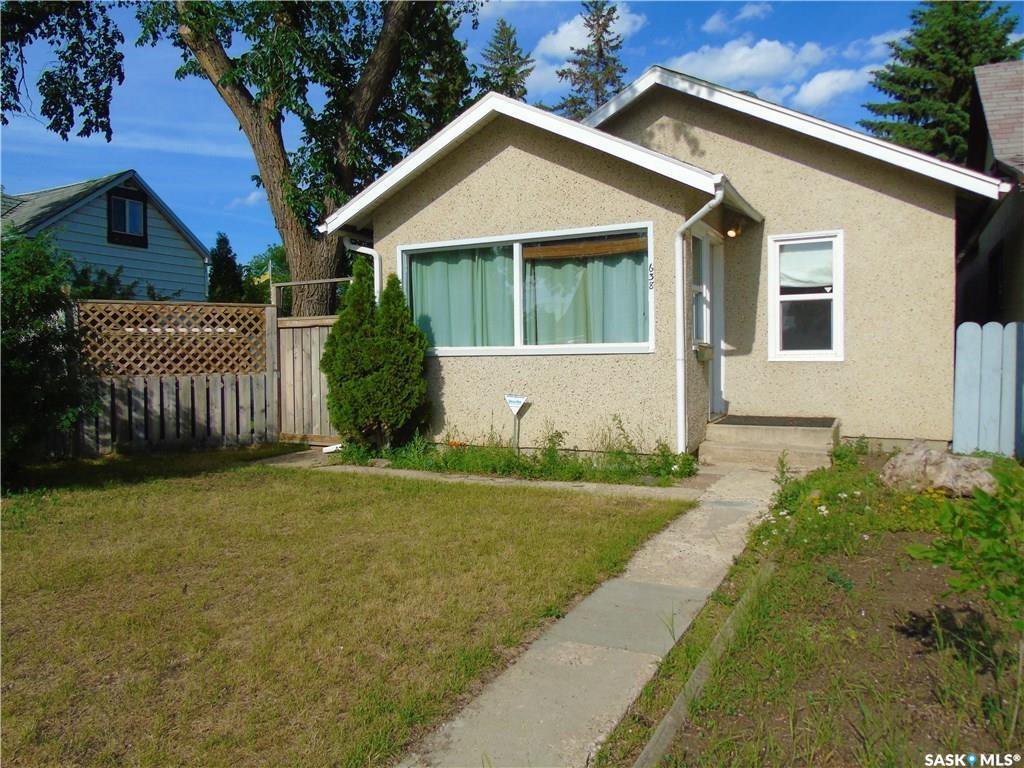Main Photo: 638 M Avenue South in Saskatoon: King George Residential for sale : MLS®# SK837464