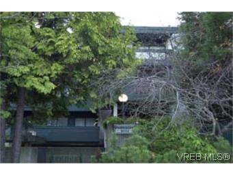 Main Photo: 315 2022 Foul Bay Rd in VICTORIA: Vi Fairfield East Condo Apartment for sale (Victoria) : MLS®# 299634