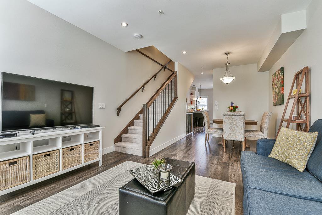 Main Photo: 5 1935 MANNING AVENUE in Port Coquitlam: Glenwood PQ Townhouse for sale : MLS®# R2371670