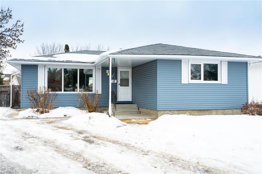 Main Photo: 15 Deerhorn Lane in Winnipeg: Crestview Residential for sale (5H) : MLS®# 202004773
