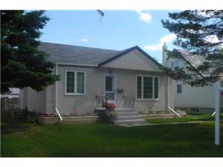 Main Photo: 604 CENTENNIAL Street in Winnipeg: Residential for sale (Canada) : MLS®# 1113577