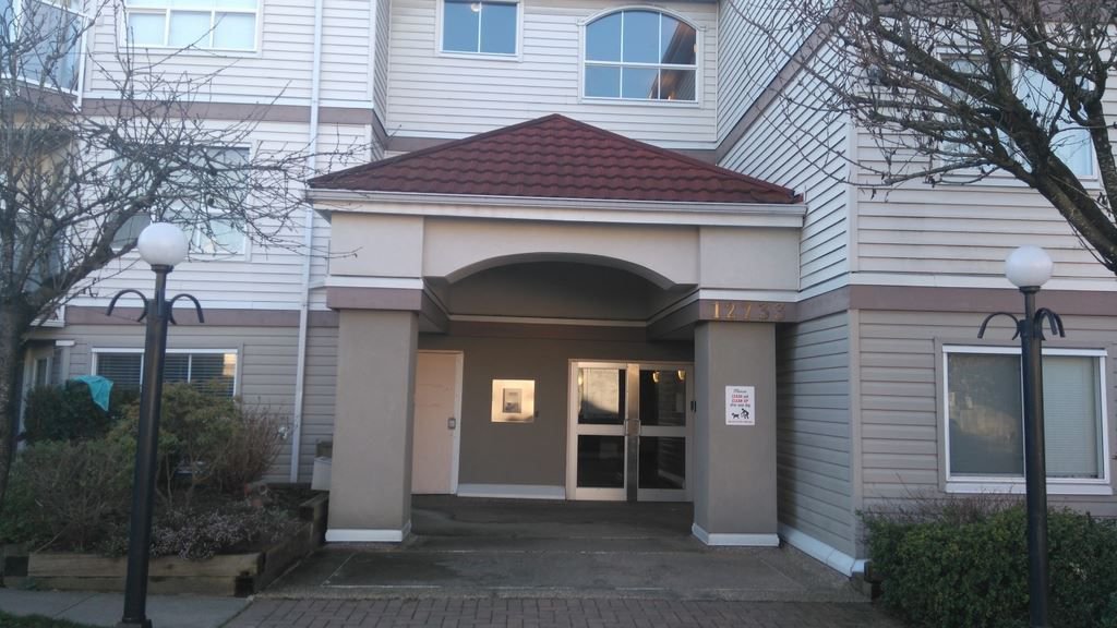 Main Photo: 302 12733 72 AVENUE in Surrey: West Newton Condo for sale : MLS®# R2262352
