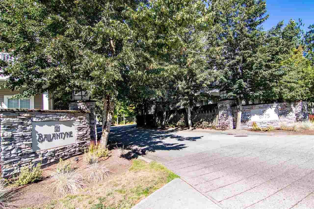 Main Photo: 105 8775 161 STREET in Surrey: Fleetwood Tynehead Townhouse for sale : MLS®# R2492045