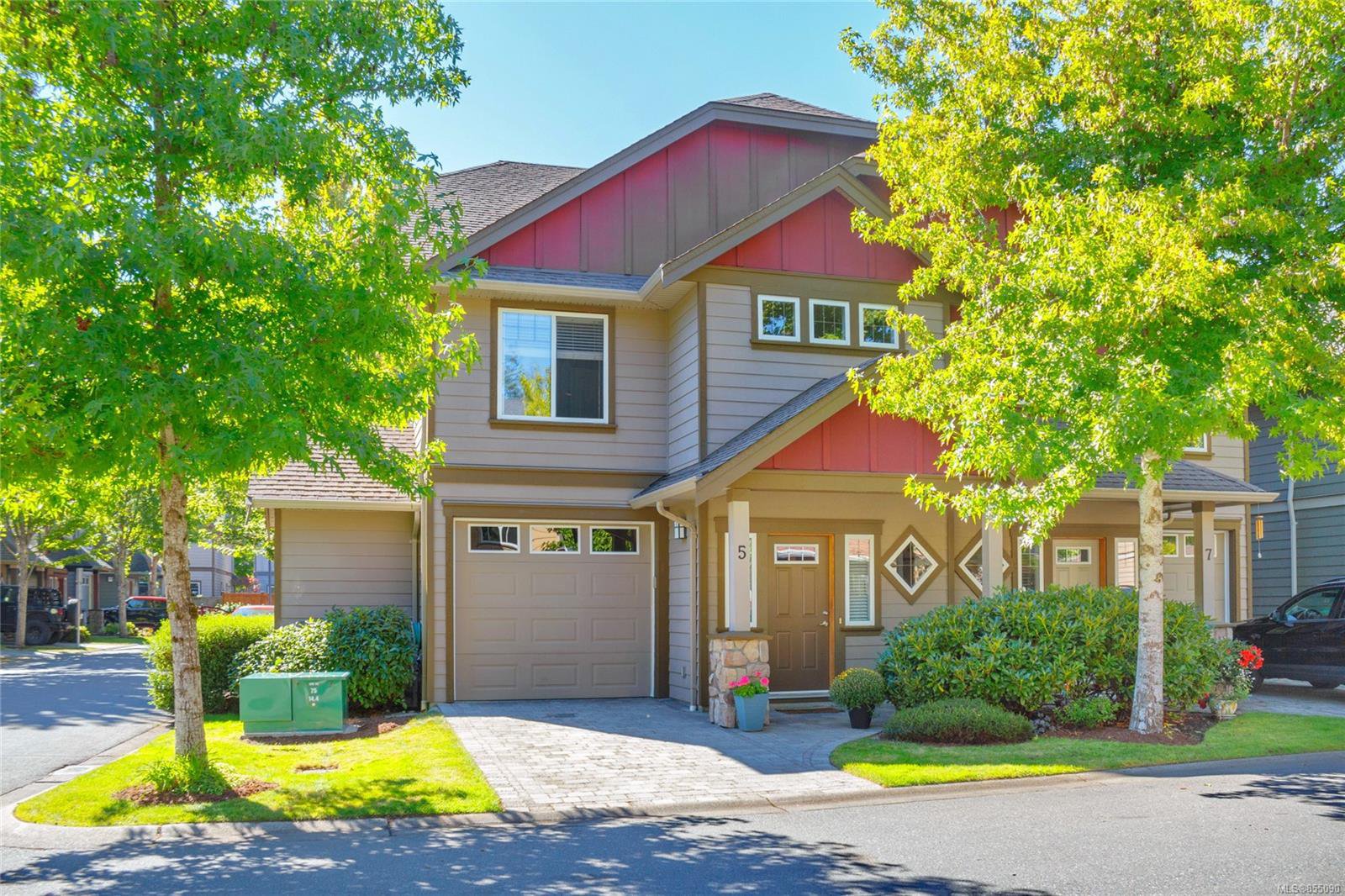 Main Photo: 5 2210 Sooke Rd in : Co Hatley Park Row/Townhouse for sale (Colwood) : MLS®# 855090