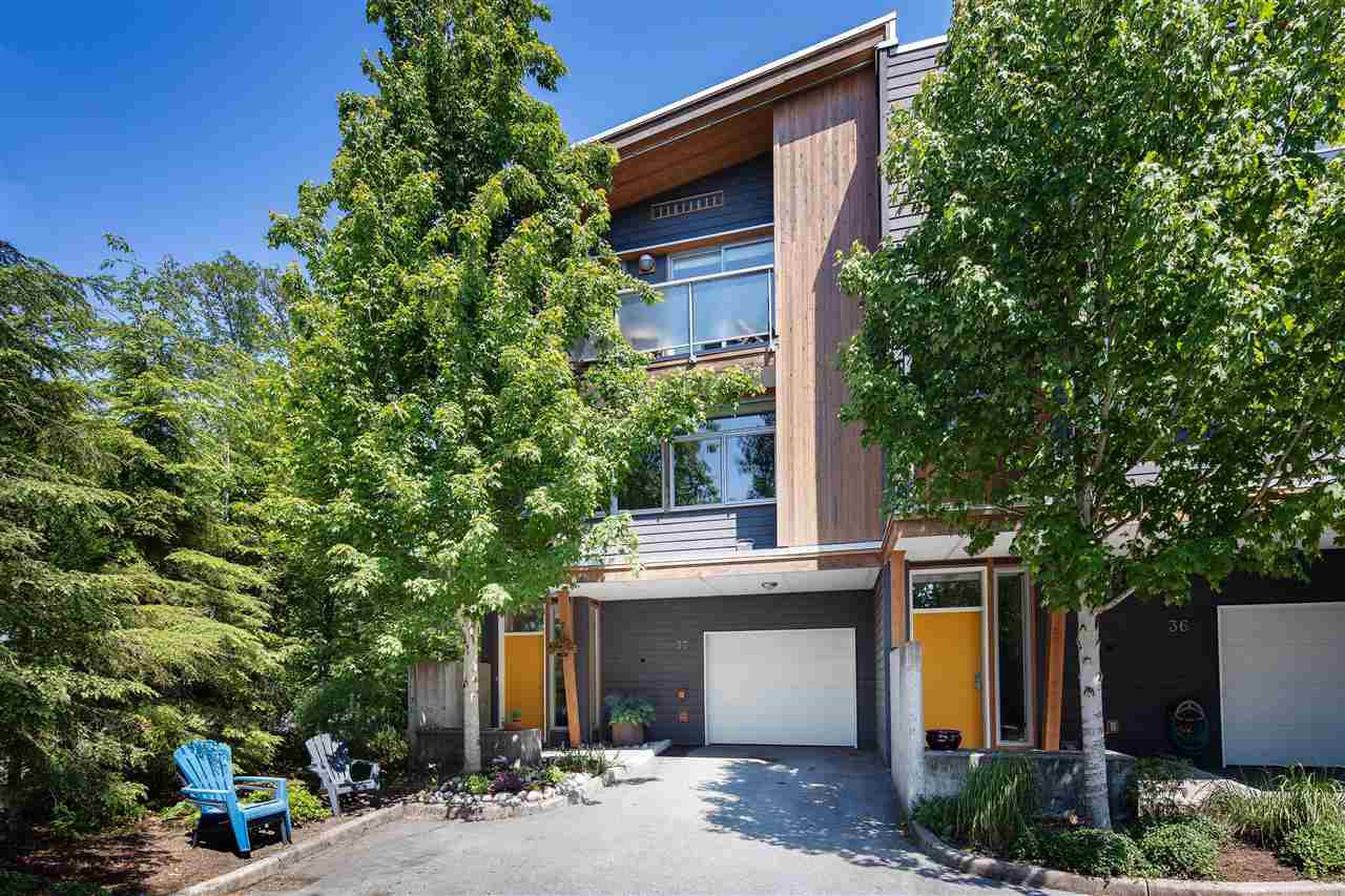 Main Photo: 37 39893 GOVERNMENT ROAD in Squamish: Northyards Townhouse for sale : MLS®# R2407142