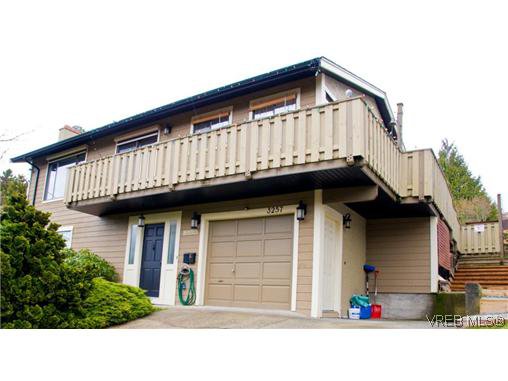 Main Photo: 3257 Jacklin Rd in VICTORIA: Co Triangle House for sale (Colwood) : MLS®# 611786