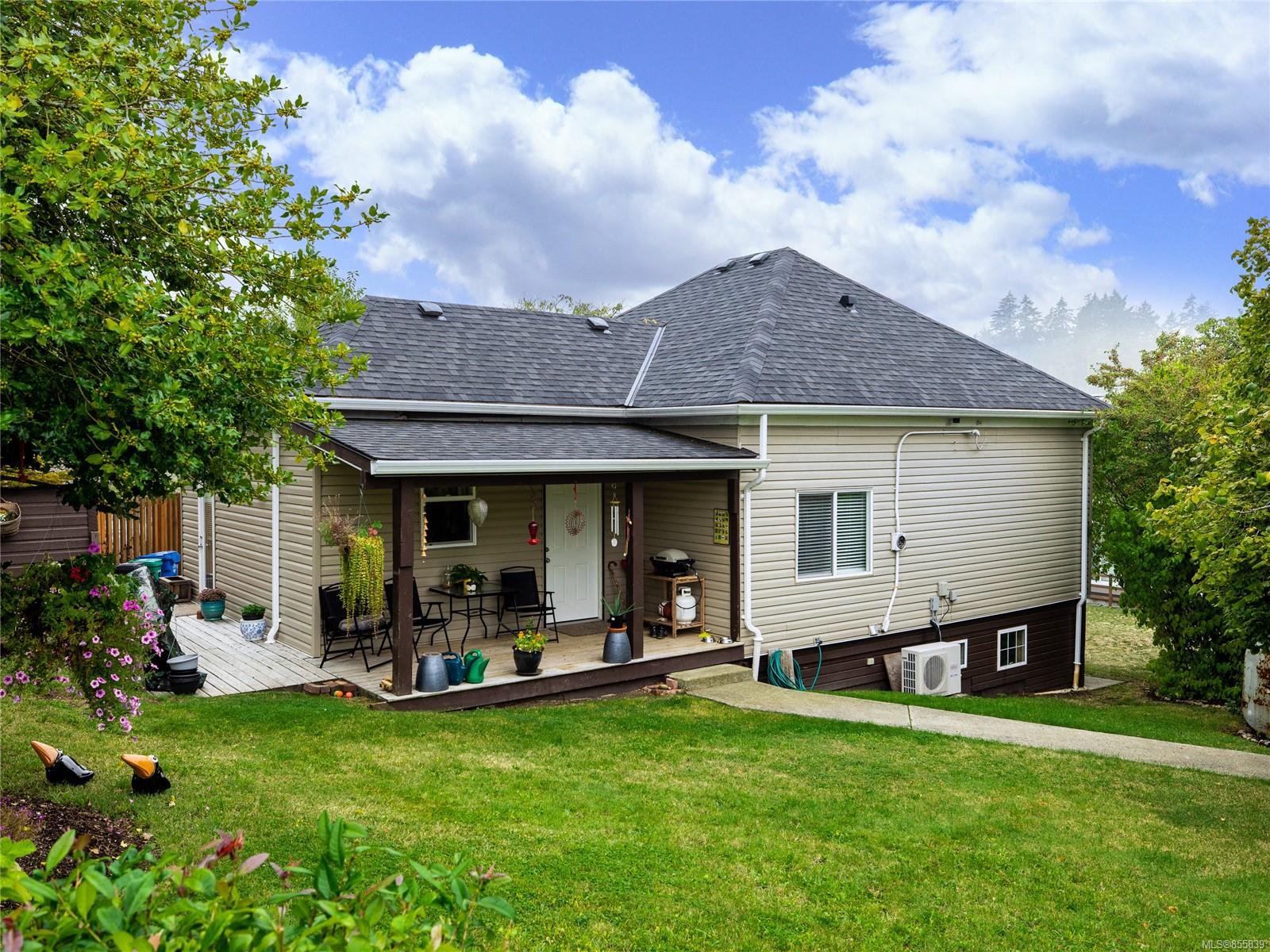 Main Photo: 386 Urbains Pl in : Na South Nanaimo Single Family Detached for sale (Nanaimo) : MLS®# 855839