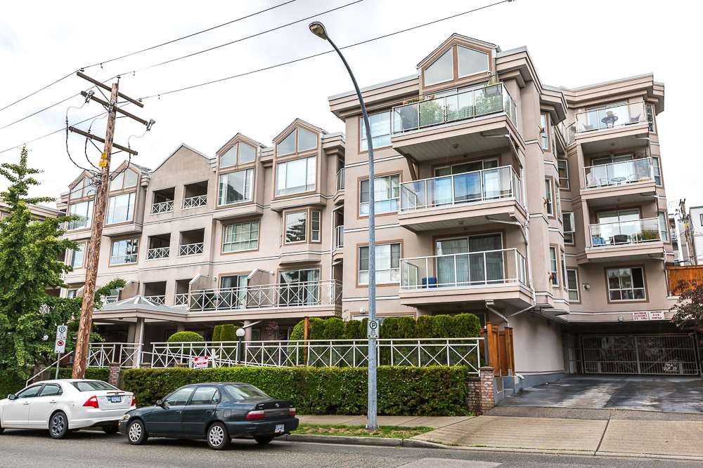 Main Photo: 305 525 AGNES STREET in New Westminster: Downtown NW Condo for sale : MLS®# R2081060