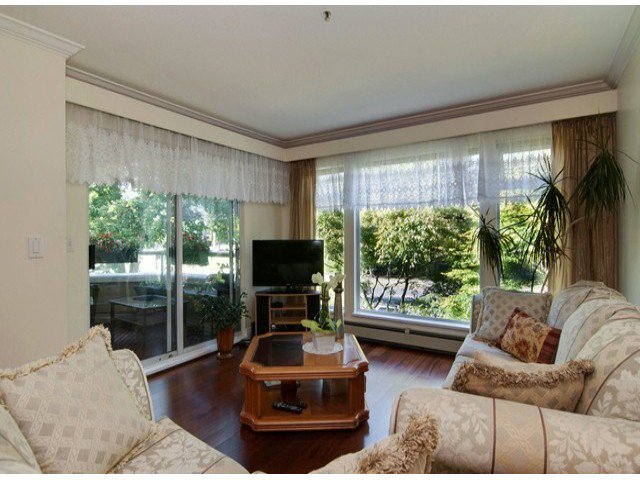Main Photo: # 18 2130 MARINE DR in West Vancouver: Dundarave Condo for sale : MLS®# V1085222