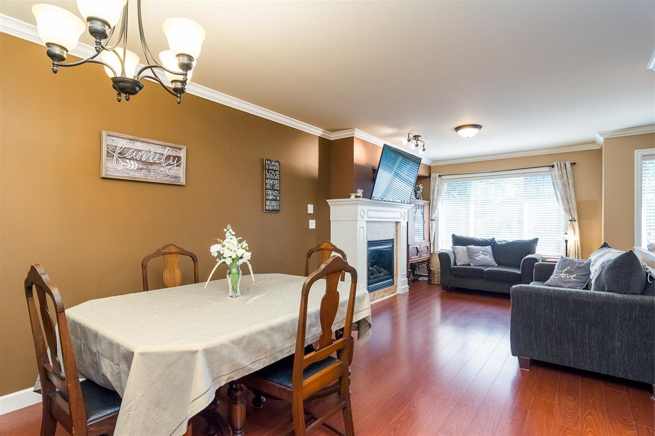 Main Photo: 18 6238 192 STREET in Surrey: Cloverdale BC Townhouse for sale (Cloverdale) : MLS®# R2316699