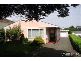 Main Photo: in VICTORIA: Vi Oaklands House for sale (Victoria) : MLS®# 366551