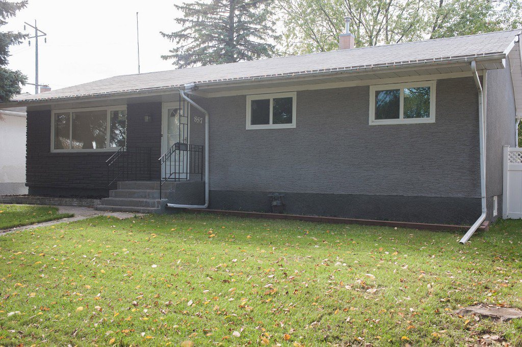 Main Photo: 857 Borebank Street in Winnipeg: Single Family Detached for sale : MLS®# 1424441