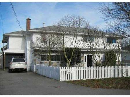 Main Photo: 3671 Barmond Ave: House for sale (Seafair) : MLS®# V866297