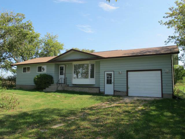 Main Photo: 70159 Singbeil 48 E Road South in BEAUSEJOUR: Beausejour / Tyndall Residential for sale (Winnipeg area) : MLS®# 1218408