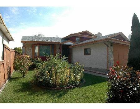 Main Photo: 120 EGESZ: Residential for sale (Canada) : MLS®# 2818466