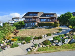 Main Photo: 1484 Shaughnessy Close in Gibsons: House for sale : MLS®# V1082433