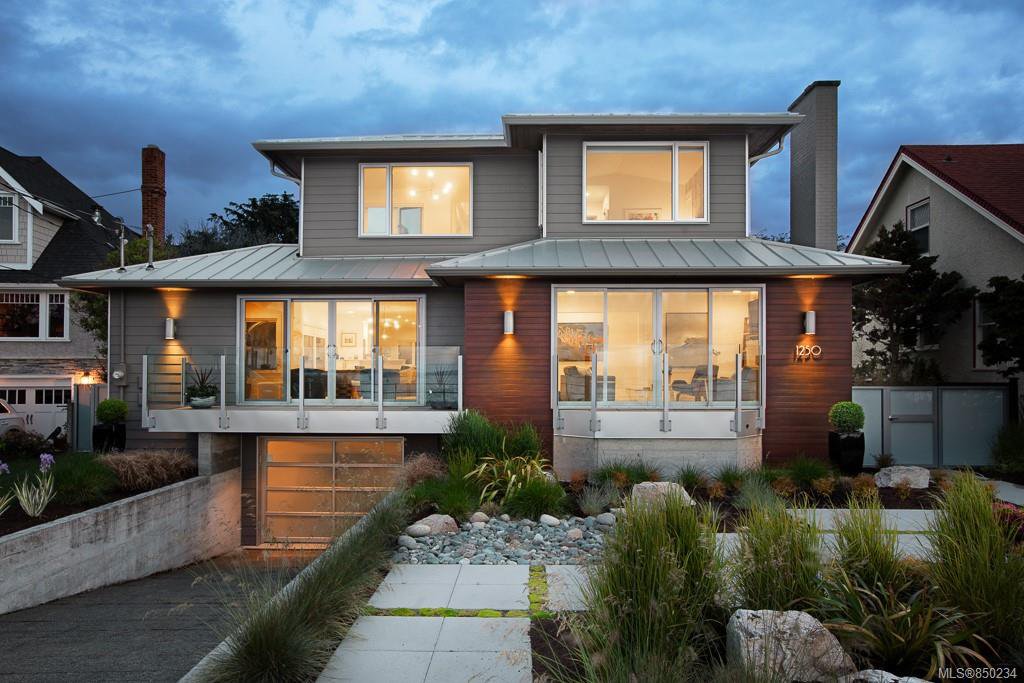 Main Photo: 1250 Beach Dr in : OB South Oak Bay Single Family Detached for sale (Oak Bay) : MLS®# 850234