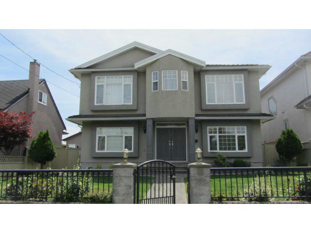 Main Photo: : House for rent