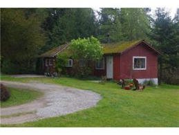 Main Photo: 1111 Crowe Road in Roberts Creek: House for sale : MLS®# V1122419