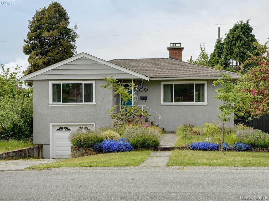 Main Photo: 3232 Frechette St in VICTORIA: SE Mt Tolmie Single Family Detached for sale (Saanich East) : MLS®# 839484