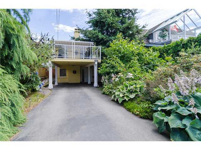 Main Photo: 988 STEVENS Street: White Rock Home for sale () : MLS®# 988 STEVENS ST