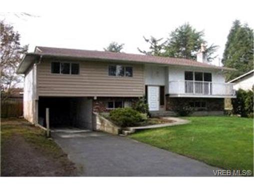 Main Photo: 4132 Gordon Head Road in VICTORIA: SE Gordon Head Single Family Detached for sale (Saanich East) : MLS®# 226836