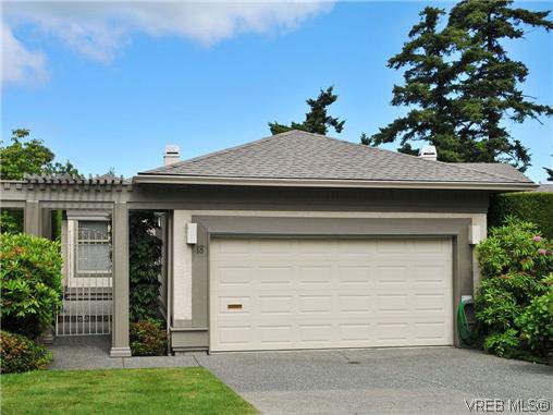 Main Photo: 18 4300 Stoneywood Lane in VICTORIA: SE Broadmead Townhouse for sale (Saanich East) : MLS®# 311068