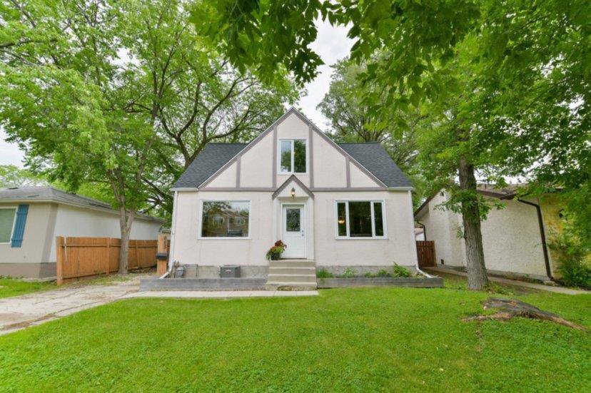 Main Photo: 605 Silverstone Avenue in Winnipeg: Fort Richmond Residential for sale (1K) : MLS®# 202016502