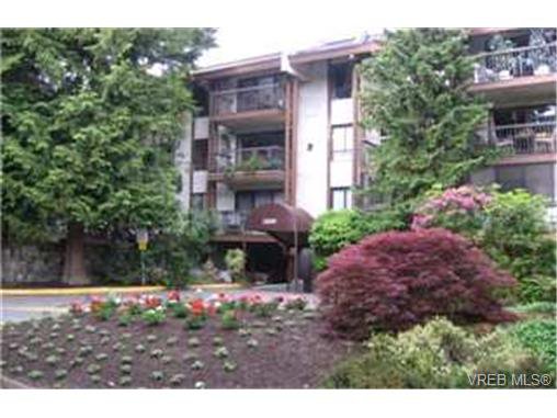 Main Photo: in VICTORIA: SE Quadra Condo for sale (Saanich East) : MLS®# 399049