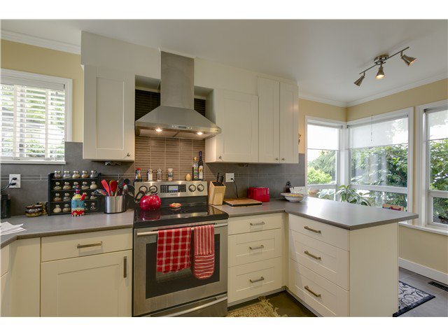 Main Photo: 8481 Portside Court in Vancouver: Fraserview Townhouse for sale (Vancouver East) : MLS®# V1072483