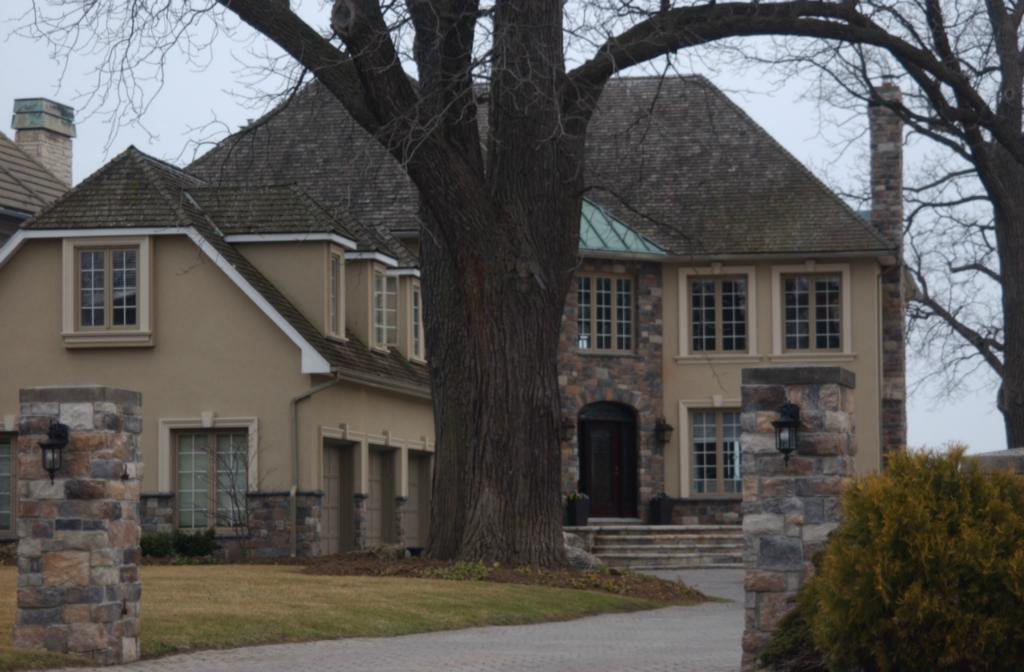 Main Photo: 3210 Shoreline Dr in : 1001 - BR Bronte FRH for sale (Oakville) : MLS®# OM2069971