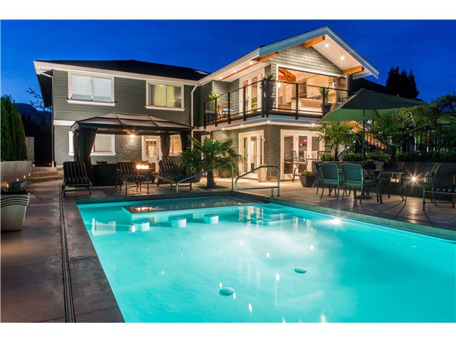 Main Photo: 829 E 11 Avenue in North Vancouver: Boulevard House for sale : MLS®# V1062002