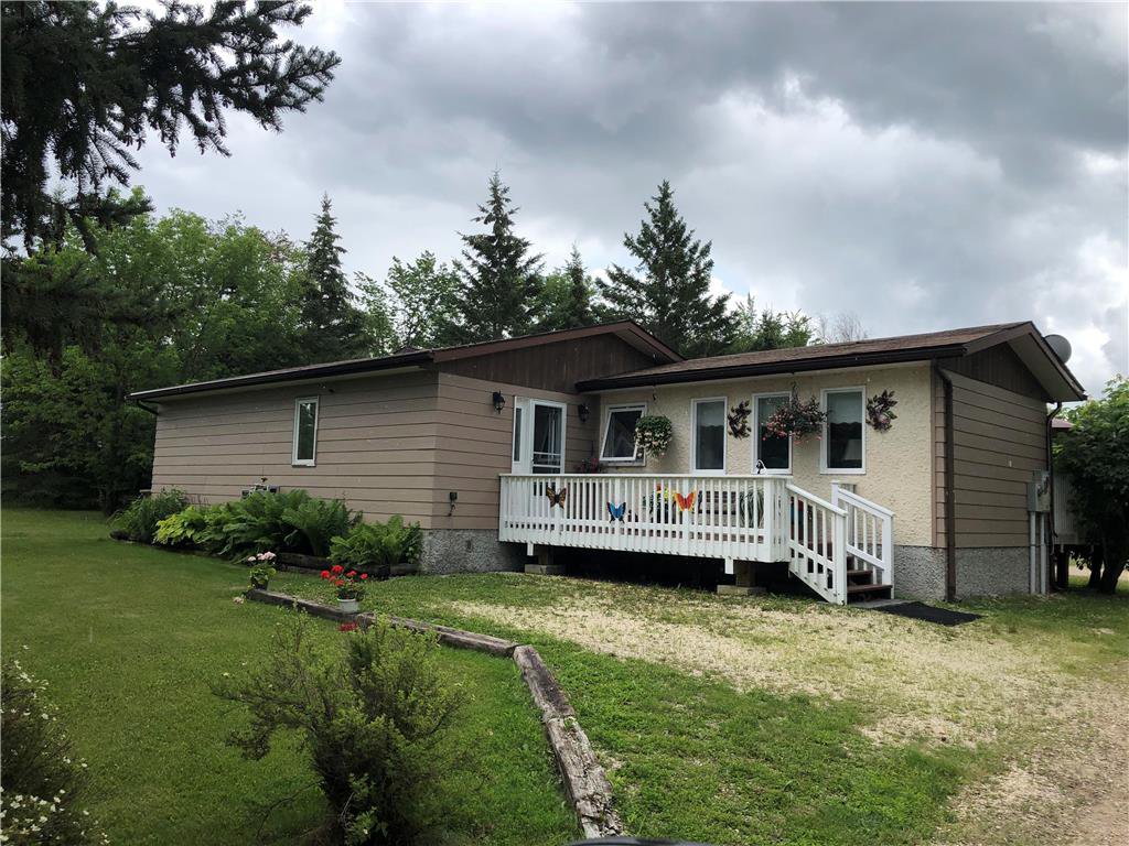 Main Photo: 18 Northshore Road in Pine Falls: R27 Residential for sale : MLS®# 1920028