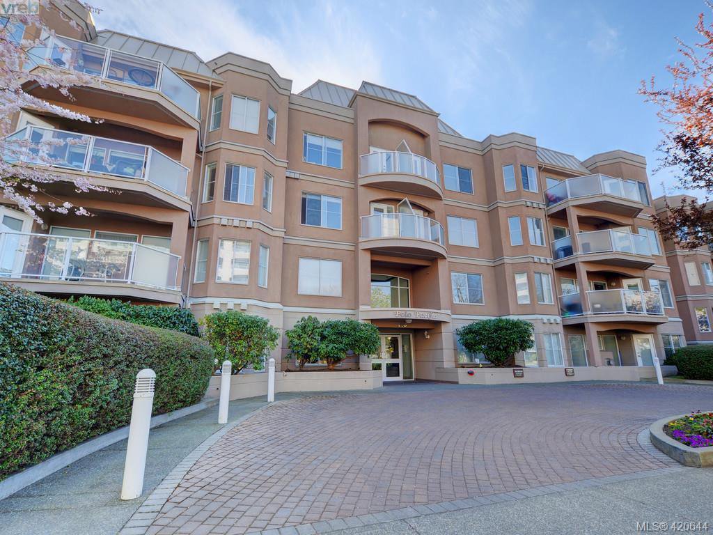 Main Photo: 116 405 Quebec St in VICTORIA: Vi James Bay Condo Apartment for sale (Victoria) : MLS®# 832511