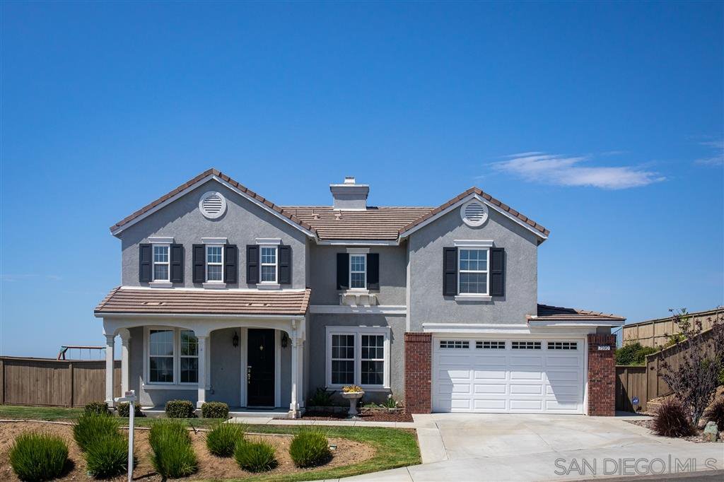 Main Photo: LA MESA House for sale : 4 bedrooms : 7590 Chicago Dr