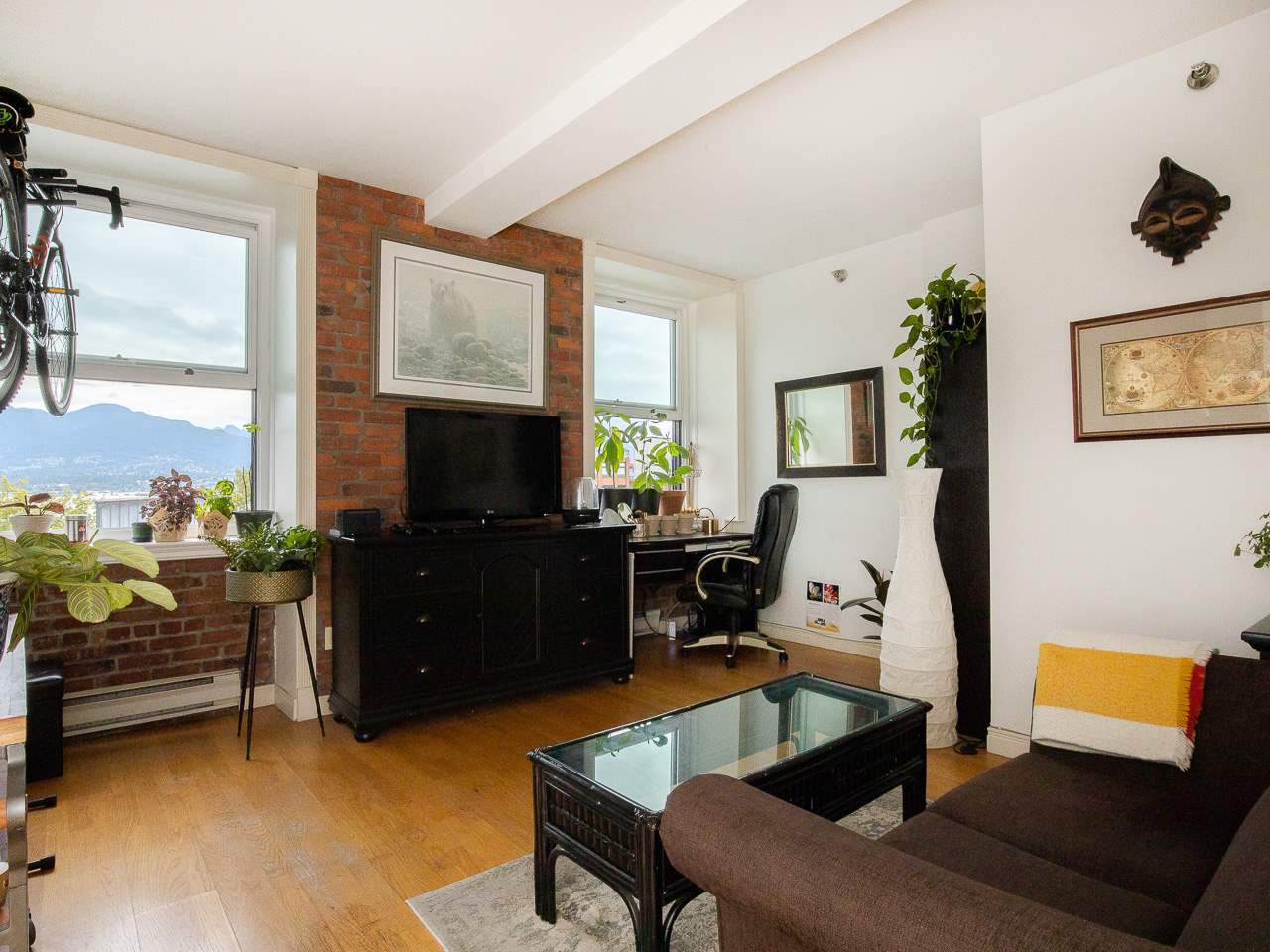 Main Photo: 602 233 ABBOTT STREET in Vancouver: Downtown VW Condo for sale (Vancouver West) : MLS®# R2406307