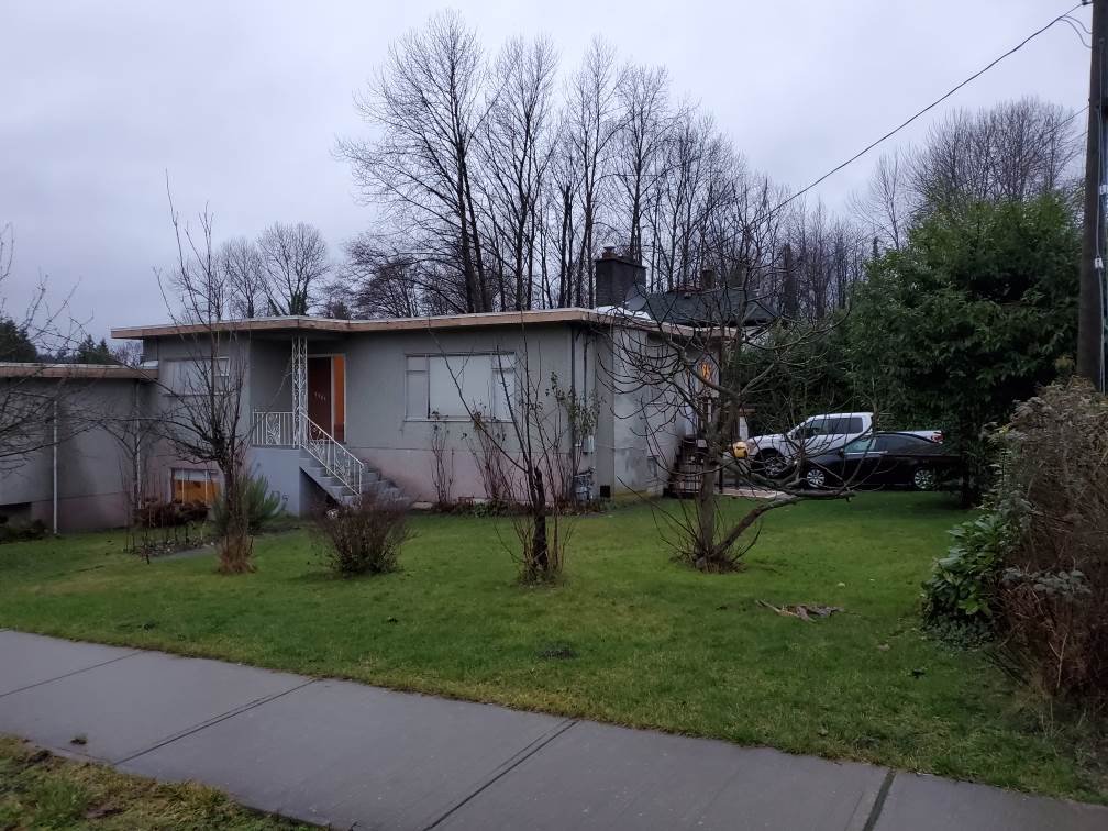 Main Photo: 7751 RAYSIDE AVENUE in Burnaby: Burnaby Lake House 1/2 Duplex for sale (Burnaby South) : MLS®# R2426508