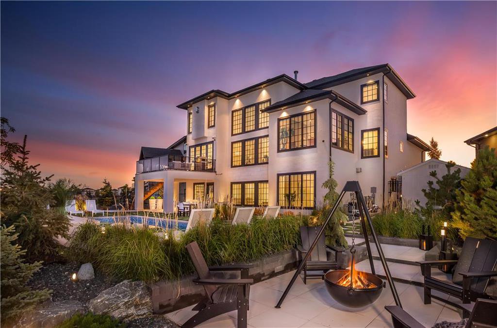 Main Photo: 144 Rose Lake Court in Winnipeg: Bridgwater Trails Residential for sale (1R) : MLS®# 202016042