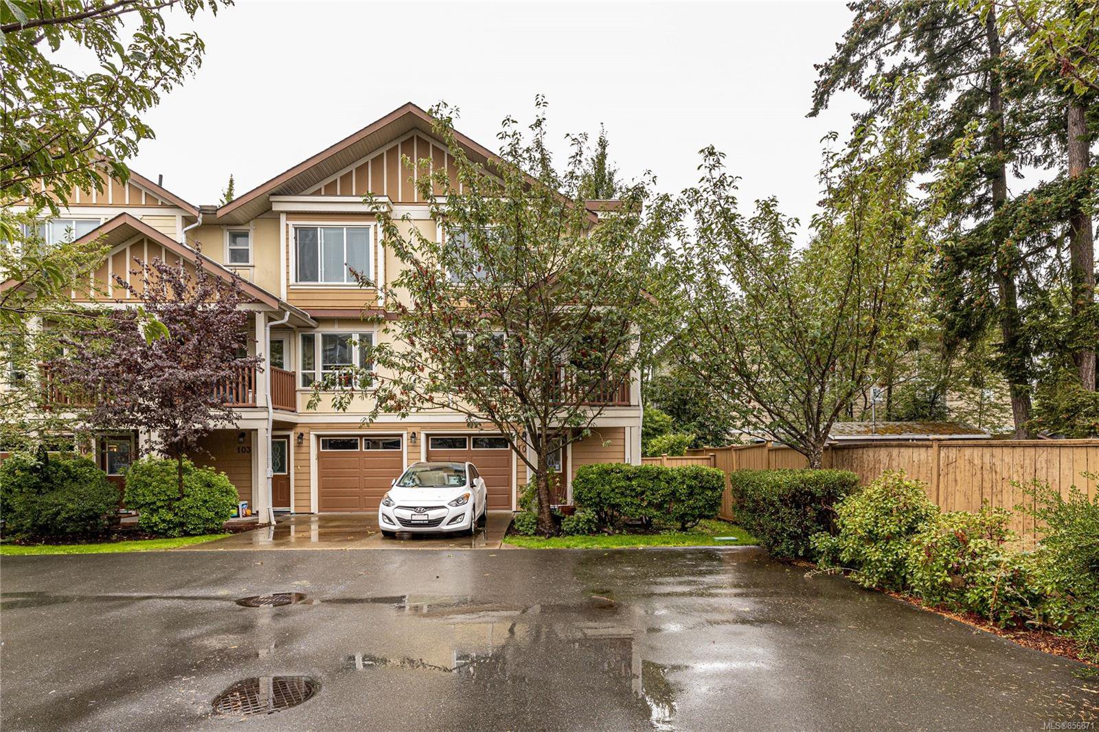 Main Photo: 101 827 Arncote Ave in : La Langford Proper Row/Townhouse for sale (Langford) : MLS®# 856871